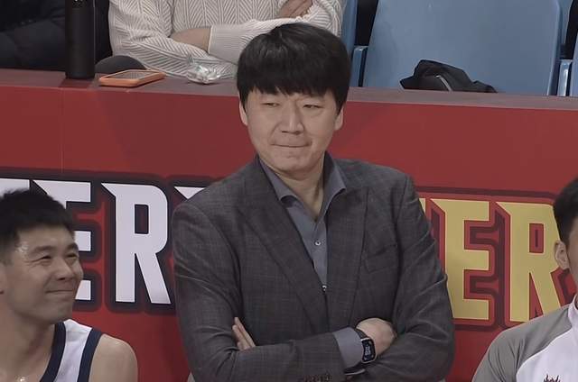 壹号娱乐官网-山东男篮小胜，高诗岩12+5关键三分 双塔替克里斯 新外援25日到