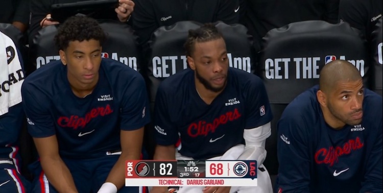 壹号娱乐-连续被阿夫迪亚点名！加兰被吹犯规不满 换下后还在抱怨吃T